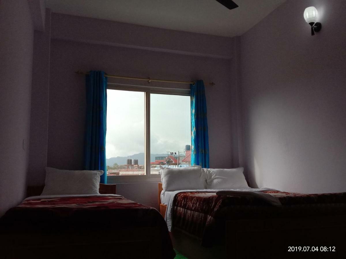 פוקהרה Hotel Aarjan And Restaurant מראה חיצוני תמונה