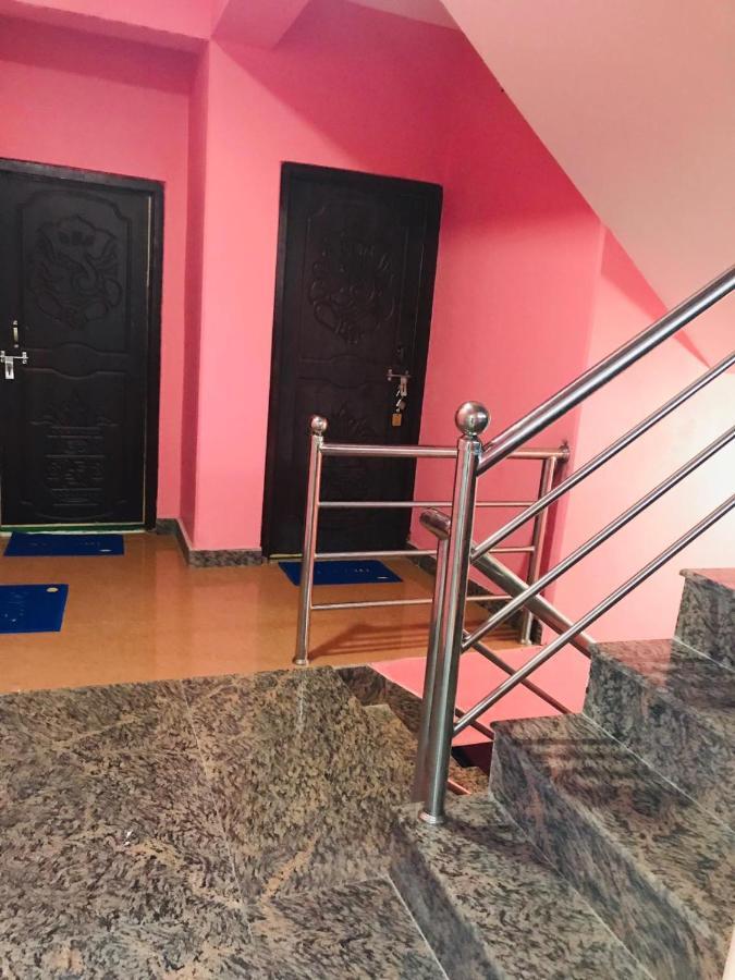 פוקהרה Hotel Aarjan And Restaurant מראה חיצוני תמונה